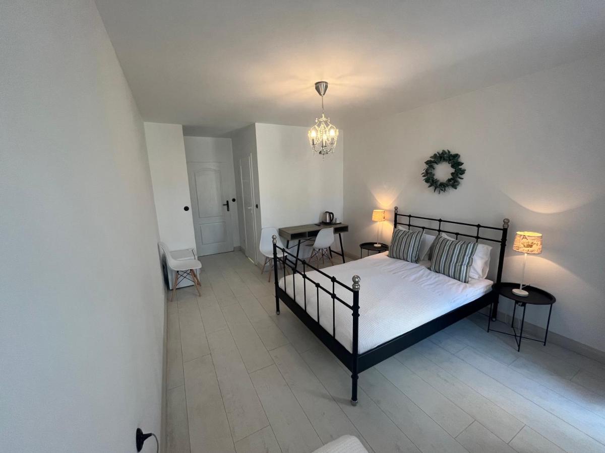 Pod Roza Bed & Breakfast เวบา ภายนอก รูปภาพ